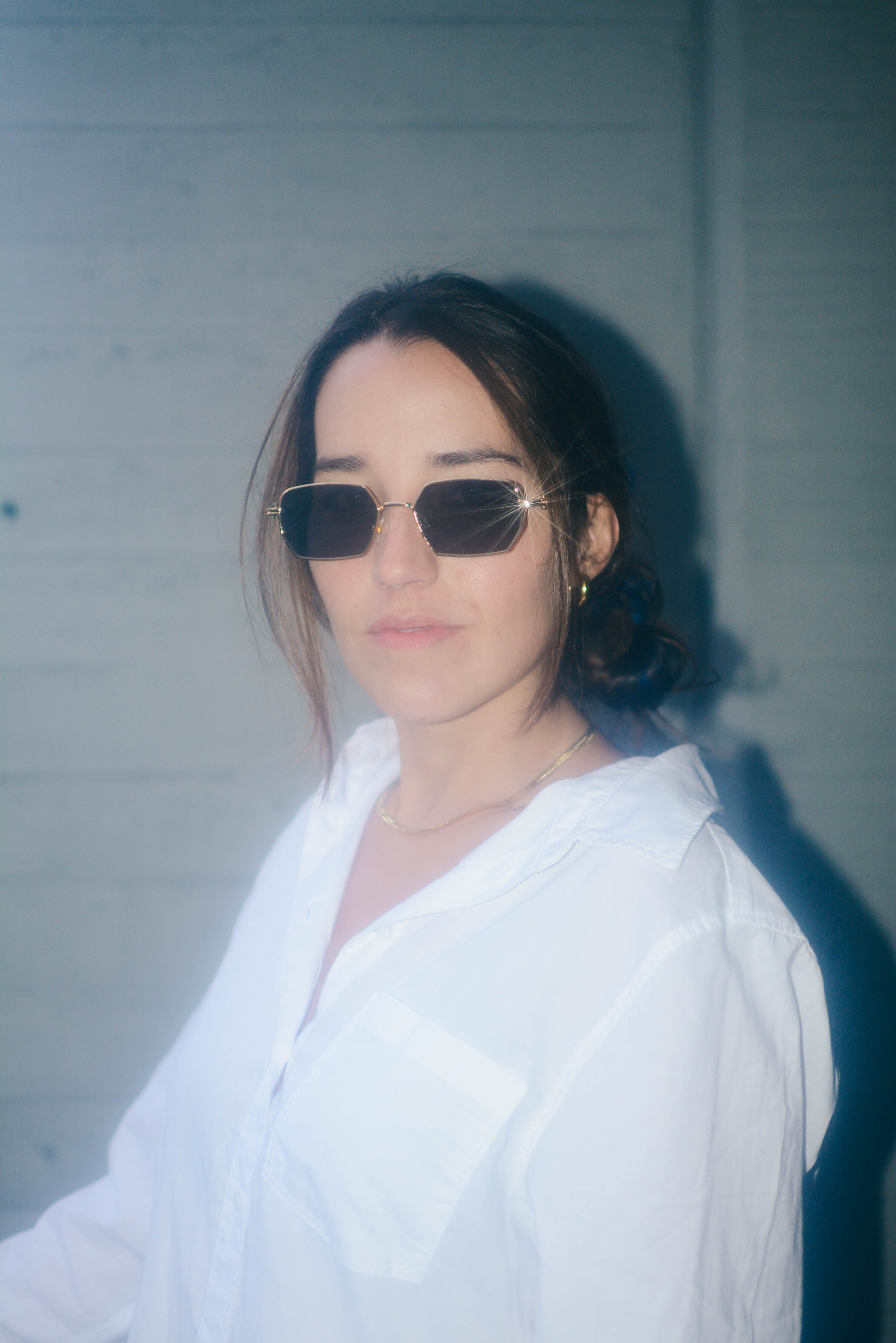 Lentes de sol, un accesorio de moda que contribuye a la salud visual