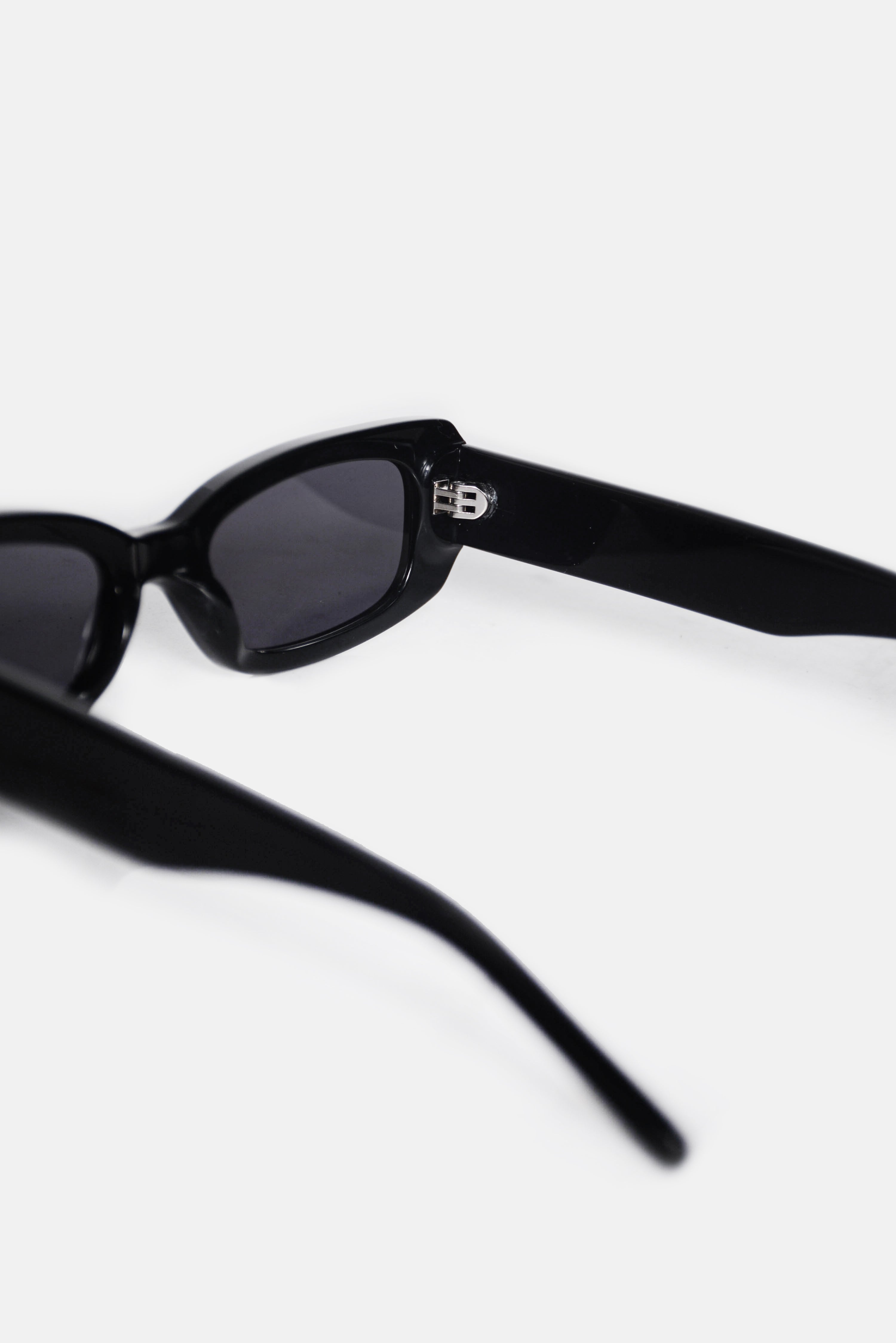 Gracie Sunnies Negras